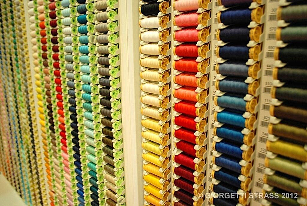 Filo da cucito for macchine domestiche, filo da cucito 100 colori Kit filo 40S/2 40WT filo di poliestere for macchine da cucire, macchine da ricamo, trapuntatura, tagliacuci-60 colori ( Color : Thread