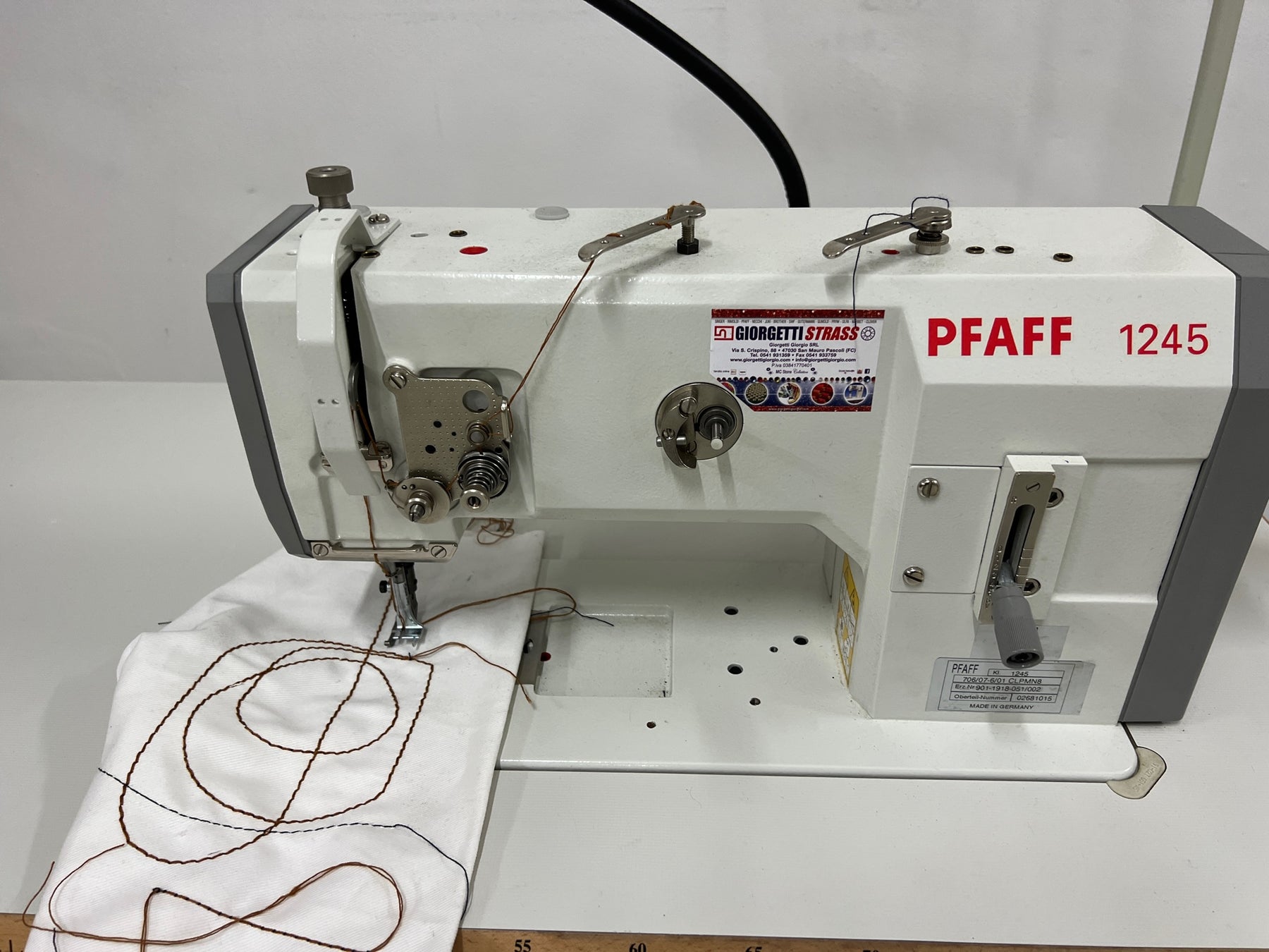 Macchina da Cucire Pfaff tipmatic tiptronic 1071 Macchina da Cucire Pfaff tipmatic tiptronic 1071